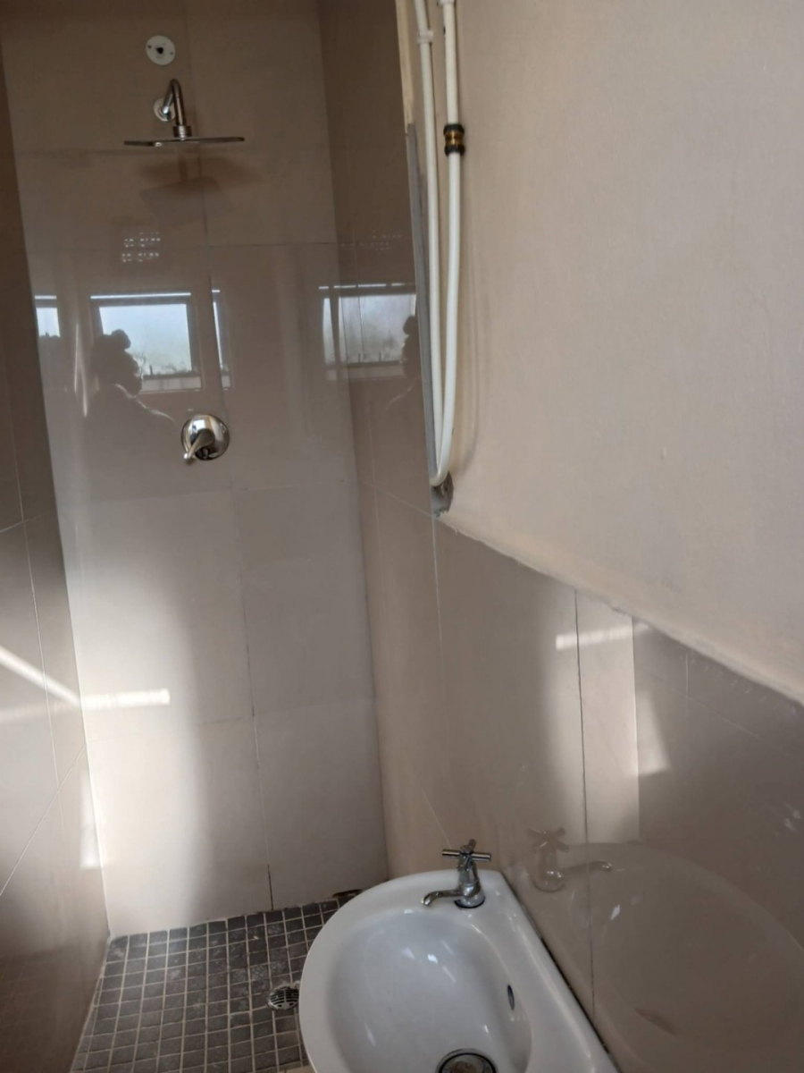 To Let  Bedroom Property for Rent in Llitha Park Western Cape